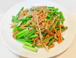 豚肉とニンニクの芽炒め定食（中国家常菜 祥龍房）