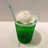 メロンソーダフロート（Cafe＆ラテプリ Rabbits）