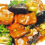 牛肉とブロッコリーの炒め/Beef and broccori(中華料理 龍門)