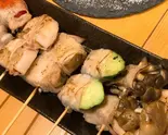 肉巻き串 5本盛り（ダイニング居酒屋 神戸 鶏バル Daining Izakaya Kobe Toribaru）