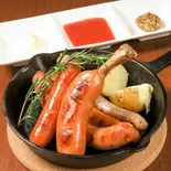 5種のソーセージグリル（鉄板料理と果実酒 くれいじーグリル 福岡天神店）