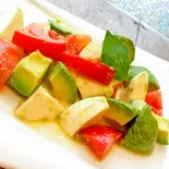 水牛のモッツァレラのカプレーゼ（日本橋箱崎町ビンチェ）