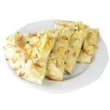 ガーリックチーズナン/Garlic Cheese Nan(インドダイニングサンライズ上永谷店)