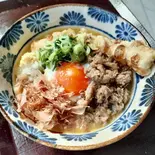 肉うどん（うどんとドーナツのお店まんまカフェ）