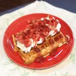 アメリカンワッフル・ストロベリー(手造りデザートのカフェ ヒュッゲ cafe&studio Hygge)