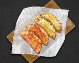 揚げ餃子ハーフ＆ハーフ(4個) Half Fried Dumplings 반반 만두 튀김（ネネチキン 大阪1号店(鶴橋店)）