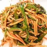 青椒肉絲（台湾料理萬福）