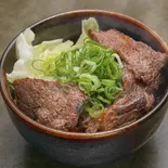 やみつき牛ハラミ丼100g（炭火焼鳥 炭火屋一）