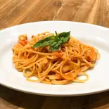 えびの旨みがたまらない！天然のえびのトマトクリームパスタ Shrimp tomato cream pasta（LOVE TABLE Agarato farm to table）