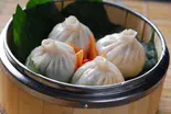 小籠包(えび蒸し餃子)（中国料理 東海園）