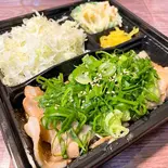 ネギだく豚バラみそ焼き弁当（おかずと弁当の店 菜や）