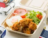 スイートチリの唐揚げエッグライス（TOYBOX DINER）