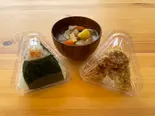 おむすび1個+から揚げ+味噌汁セット (one onigiri, fried chiken and miso soup set)（【手作りおにぎり専門店】おともさん hand made onigiri）
