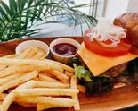 チーズバーガー(MARINA RESTAURANT TRIM)