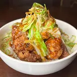 ガッツリ!二郎系唐揚げ丼(【サクジュワ唐揚げ丼】CasualBar Allegra)