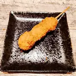 うずら梅肉の串揚げ（肉酒場にゃぶ）