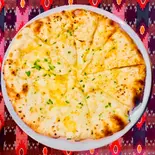 チーズガーリックナン Cheese Garlic Naan（CURRY KING KOKUBUNGI）