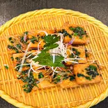 đậu hủ tẩm mở hành 厚揚げの長ネギの炒め（ベトナム料理カキフォートルクアン）