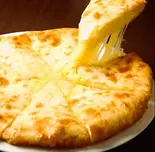 ハニチーズナン (Honey Cheese Nan)(アジアンエスニック料理 ハヌマン)