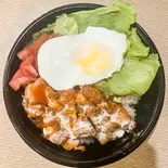 タンドルー焼チキ ンオーバーライス卵トッピング 【Tandoor Grilled Chicken Over Rice with Egg Topping】(チキンオーバーライス&丼日吉店 【DS OVER RICE & BOWL】)