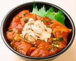 漬けサーモン切り落とし炙り縁側丼 (64)（魚丼 中村橋駅北口店）