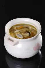 滋补杂菌湯(小尾羊 薬膳しゃぶしゃぶ 巣鴨店)