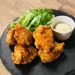 スペイン風 鶏の唐揚げ（スペインバル ラ・ピカーダ・デ・トレス Spain Bar La Picada de tres）