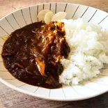 焼肉屋の48時間ビーフカレー（にんにく焼肉チャッカ）