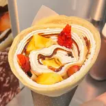 苺プリンカスタード生クリーム（クレープショップシフォン）