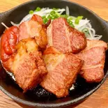 ベーコンの鉄板焼き（無敵酒場）