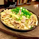 ねぎ塩豚イカ焼そば（お好み焼・鉄板焼 楓）