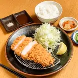 ロースかつ定食 150g【茨城県のいも豚、紫峰ポーク】（とんかつさくたろう神楽坂店）