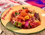 サーモンのピリ辛サラダ（LARB THAI LOCAL FOOD）