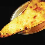 ㉛ガーリックナン Garlic Naan（KHUSHI KHUSHI）
