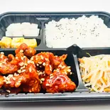 ヤンニョムチキン弁当（韓マンナ×KAMACHICKEN）