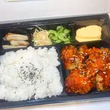 ヤンニョムチキン弁当（韓ビビンバ石焼家）