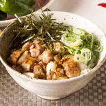 炭火焼鳥丼 (タレ)（炭火焼居酒屋とりきち）