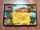 だし巻き＆紅鮭弁当（阿蘇美）