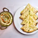 ほうれん草マッシュルーム+チーズナン(saag mushroom+cheese naan)(カレーキング Curry king)