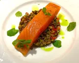 Saumon frais et mariné au basilicフレッシュサーモンのマリネ バジルの香り グリーンアスパラとアンディーヴ（Le Parisien）