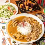 うぱさんのカレー2種盛り（うぱさんのスパイスキッチン）