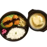 コロッケの2種盛り＆ロールキャベツ1貫(ご飯付)（【ロールキャベツ】洋食アカシア 新宿本店）