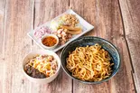 辣油まぜそば＆綴丼セット（麺屋綴が作る究極のまぜそば）