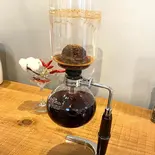 ホットコーヒー(日替わりブレンド、サイフォン式)（Cafe Crew）