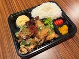 油淋鶏弁当(肉タレ屋 なんばBAL店)