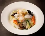 海老とアスパラの塩炒め（中華料理 嘉園 お台場店）