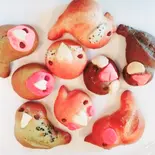 ことりのかたちパン(コザクラインコ)（とりみカフェ ぽこの森）