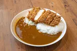 ロースかつカレー（とんかつ檍のカレー屋 いっぺこっぺ新宿御苑店）