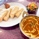 ポークカレー チーズナンセット(pork curry cheese nan set)（Royal Curry House）