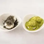 粋な2種★香る黒ごま＆抹茶きなこ★ハーフ＆ハーフ♪1舟8粒入♪（つきたて餅雅や）